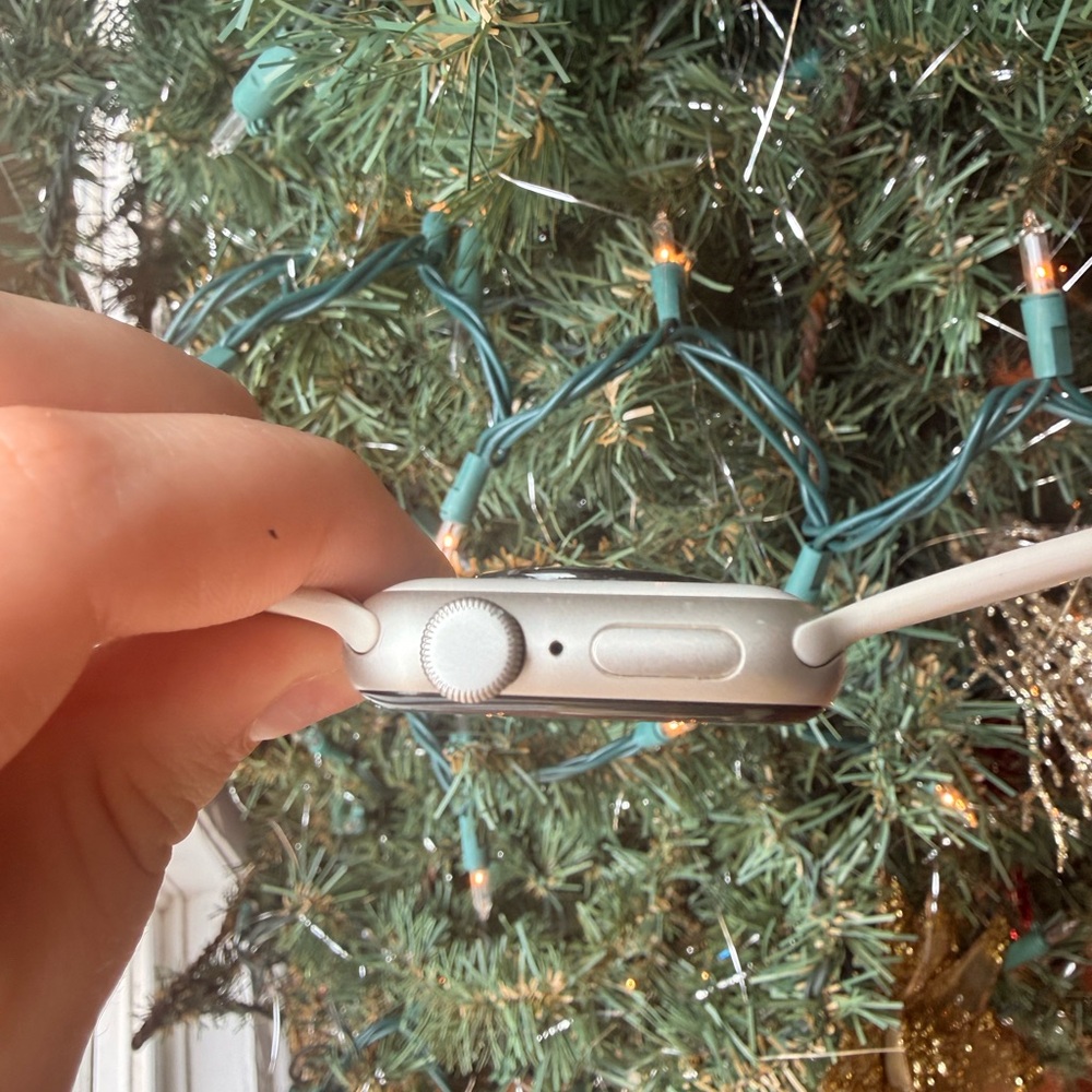 Apple Watch SE (2nd Gen) - Picture 6 of 7